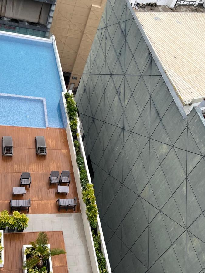 Hola! Condotel @ Inspiria Davao ภายนอก รูปภาพ