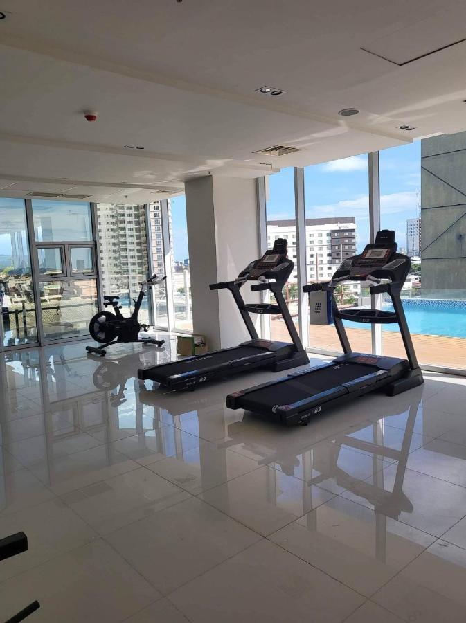 Hola! Condotel @ Inspiria Davao ภายนอก รูปภาพ